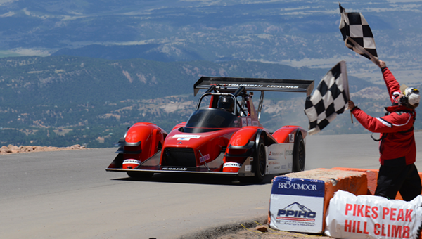 2014 MiEV EVOLUTION III MITSUBISHI sur une piste de course