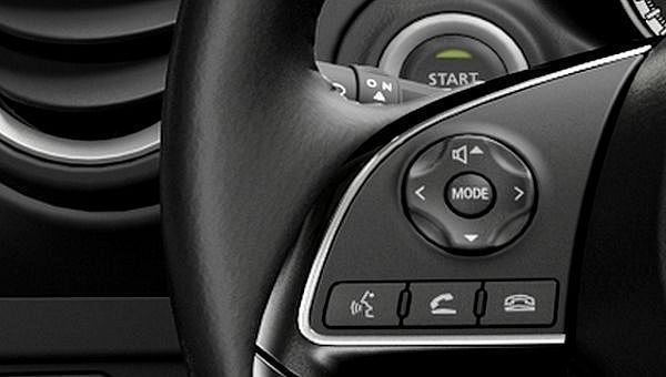 CONNECTIVITÉ volant d'une voiture Mitsubishi Space Star