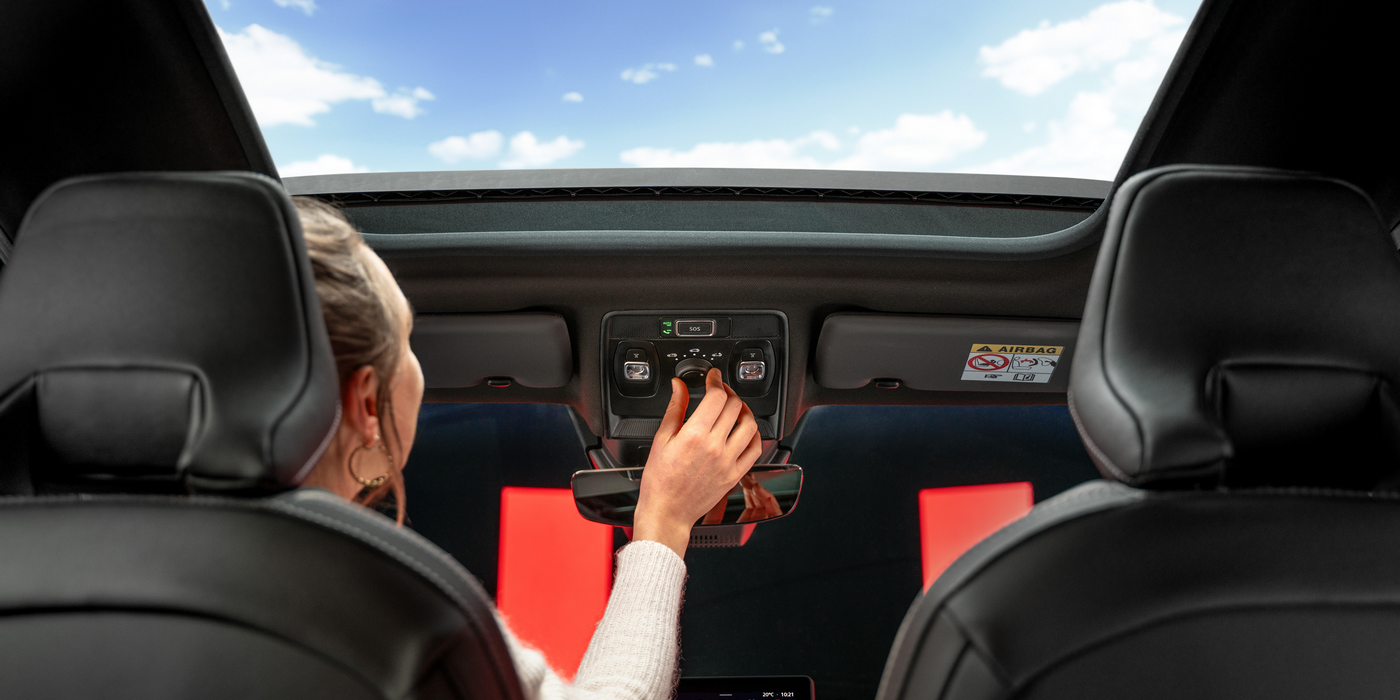 Toit panoramique d'une voiture Mitsubishi ASX intérieur d'un Mitsubishi ASX